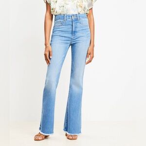 LOFT Size 30/10 Frayed High Rise Slim Flare Jeans in Classic Mid Wash